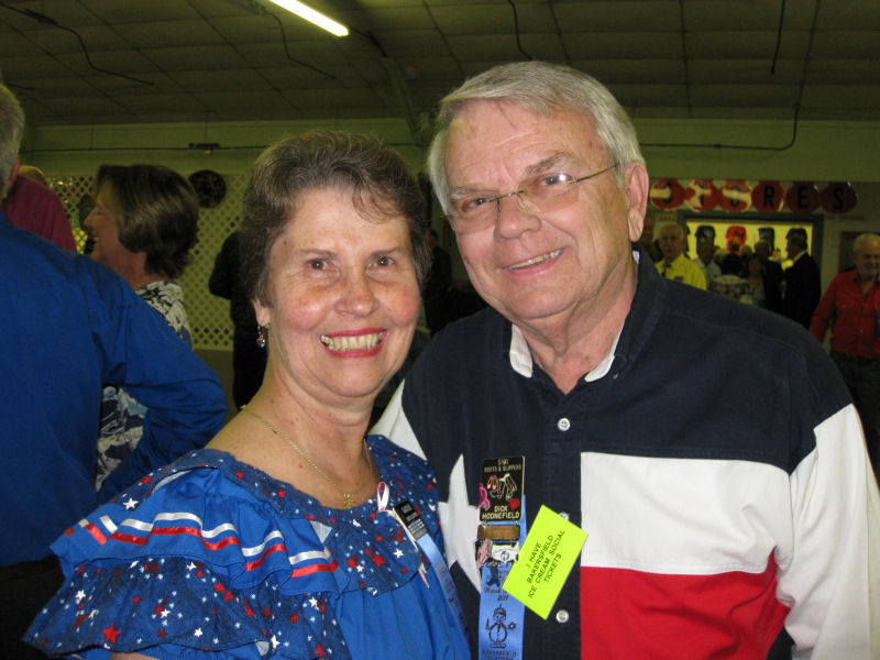 image of Dick and Gayle Hodnefield